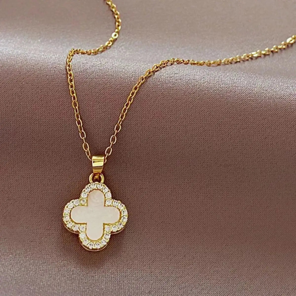 Women's Four-Leaf Clover Stainless Steel Necklace Luxury Small Aroma Style Light Tempered Fashion Jewelry Accessory Collarbone